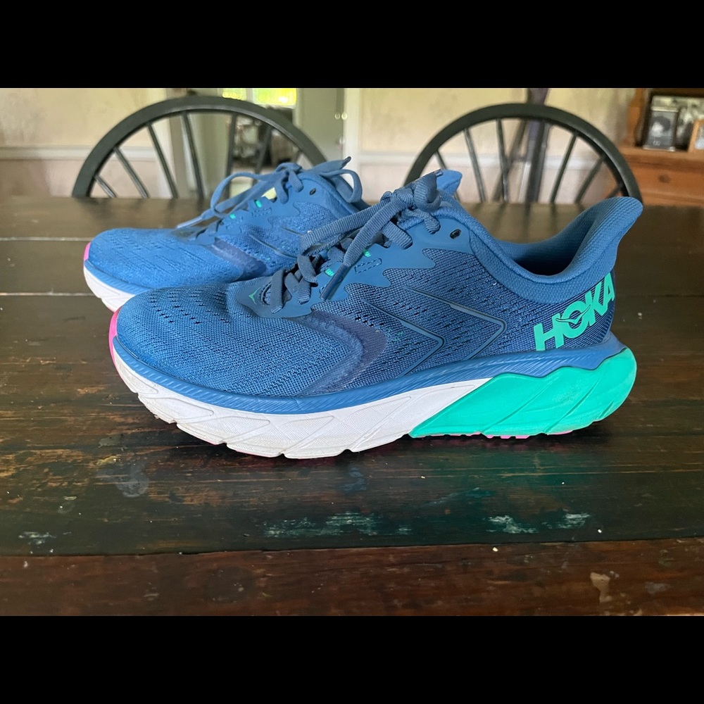 Hoka One One Arahi 5